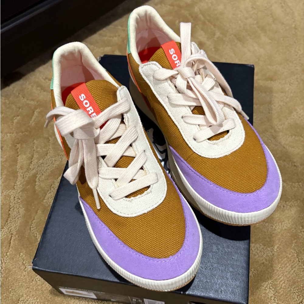 Sorel Waterproof Sneakers Size 8.5.